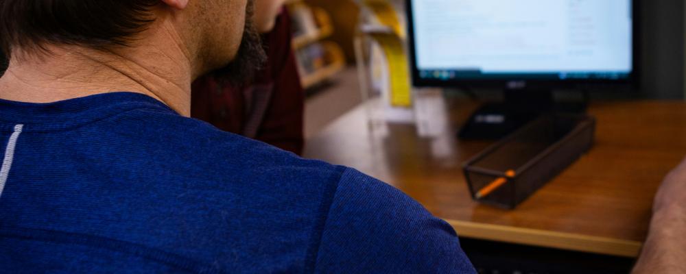 Kartläggningen omfattar 576 webbplatser inom bland annat bank, handel, apotek, myndigheter och kommuner. Resultaten visar att många användare riskerar att möta hinder vid användning av digitala tjänster. Foto: Judy Beth Morris/Unsplash