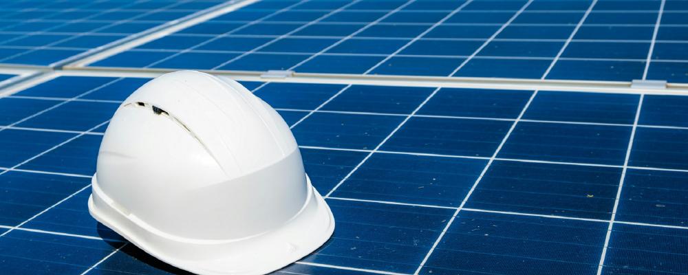 Solceller. Foto: Evgeniy Alyoshin / unsplash