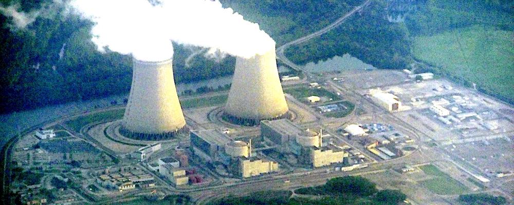 Kärnkraftverket i Nogent-sur-Seine i Frankrike, sett från ett passagerarflygplan på väg till Paris. Foto: Wikipedia Commons Lic. Kredit: Xtrasystole