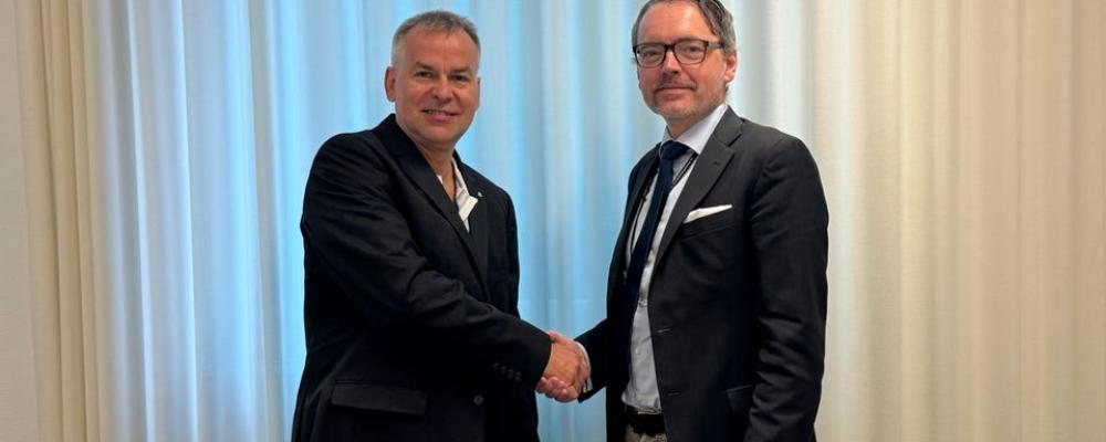 Från vänster Jiri T. Englén vd Implenia Sverige och SKBs vd Stefan Engdahl SKB. Pressbild: Svensk Kärnbränslehantering