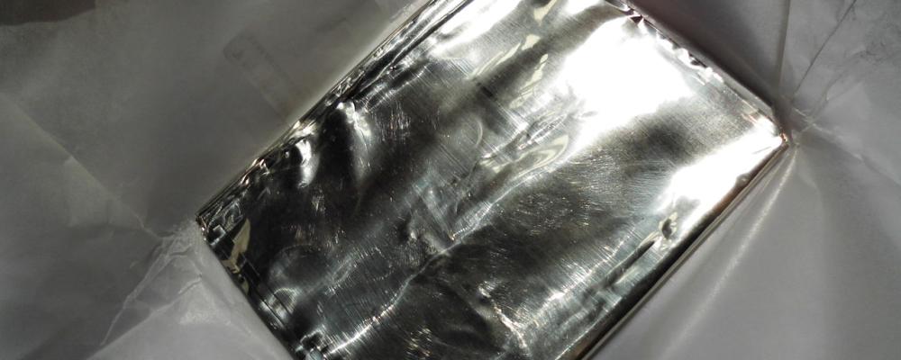 Tenn gynnas av den allmänna rusningen efter metaller. Foto. Leiem/Wikimedia Commons