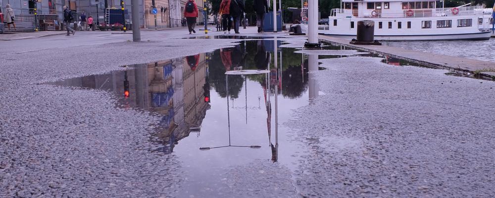 Översvämning vid Nybroviken, Stockholm. Foto: Bruce Barrow/Unsplash