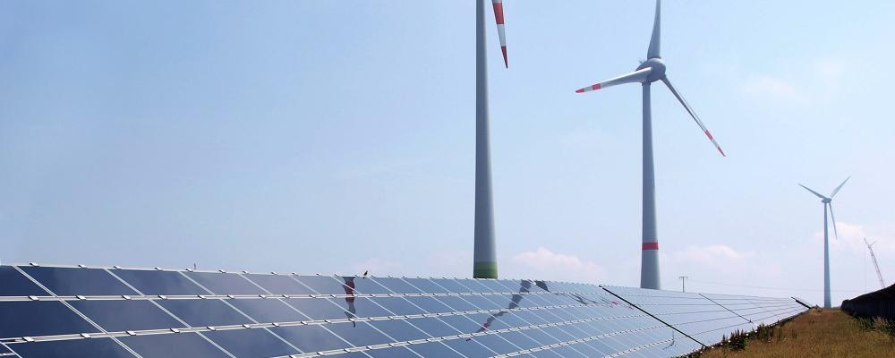 Kina har tagit full kontroll över tillverkningen av förnybara energikällor. Idag tillverkas 80 procent av alla solceller i Kina, om tre år beräknas det vara 95 procent.
Foto: Wikimedia/Kuebi, Armin Kubelbeck