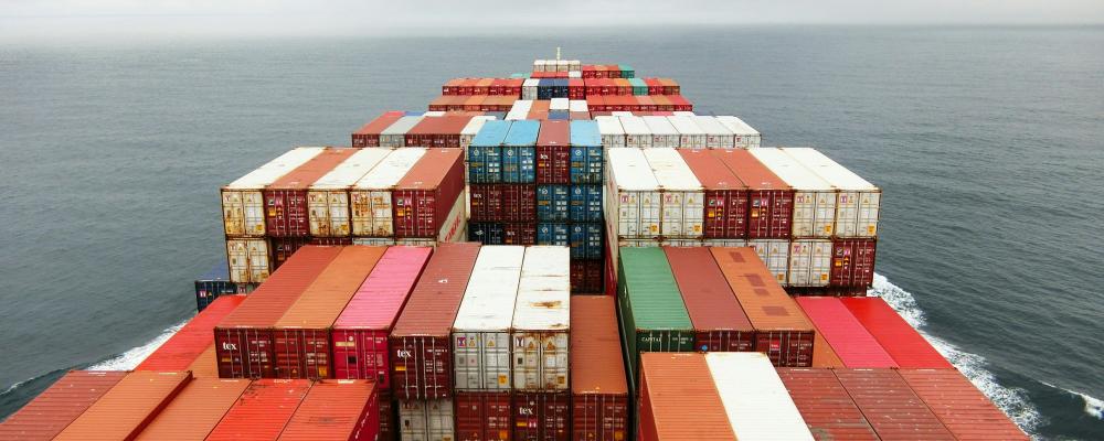 Simuleringarna av effekterna på svensk handel av amerikanska tilläggstullar undersöker scenarier med amerikanska tilläggstullar på 10 respektive 25 procent. Foto: rinson chory/Unsplash