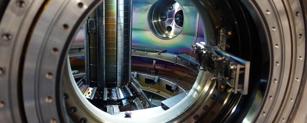 Blick in i en fusionsreaktor, så kallad tokamak. Bild: Tokamak Energy