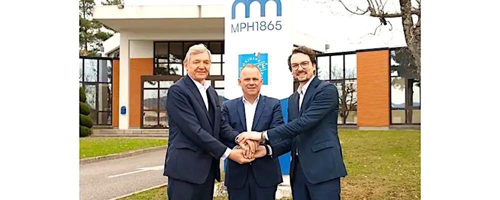 Enligt parterna ska samarbetet göra det möjligt att bredda erbjudandet och utveckla nya produktlösningar för professionell hygien, samtidigt som den lokala förankringen i Frankrike behålls. Foto: WEPA