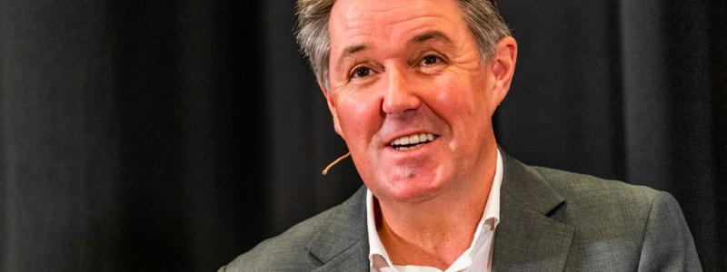 Håkon Mosvold Larsen NTB/TT: Norwegian Air Shuttle, med vd Geir Karlsen, kan glädjas åt oväntat hög vinst för 2023 enligt en så kallad omvänd vinstvarning från bolaget. Arkivbild