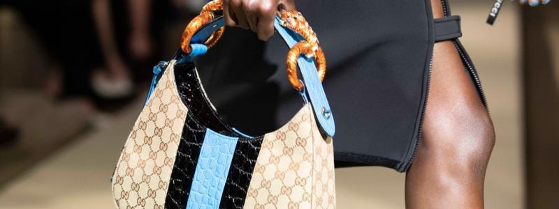 Jeon Heon-Kyun/AP/TT: En Gucci-väska visas upp vid en modevisning i Sydkorea förra året.