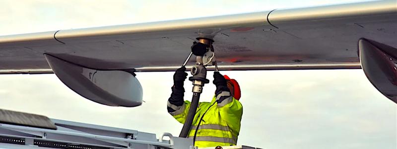 Tankning av flygplan. Foto: V. Ström. Swedavia Airports