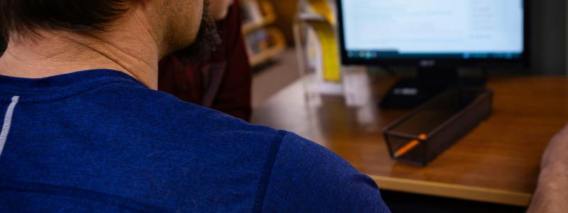 Kartläggningen omfattar 576 webbplatser inom bland annat bank, handel, apotek, myndigheter och kommuner. Resultaten visar att många användare riskerar att möta hinder vid användning av digitala tjänster. Foto: Judy Beth Morris/Unsplash