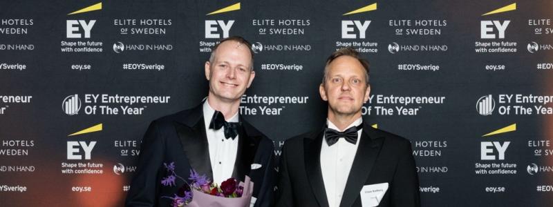 Oscar Hållén och Claes Kollberg tog emot priset under jubileumsgalan i Stockholms stadshus. Foto: