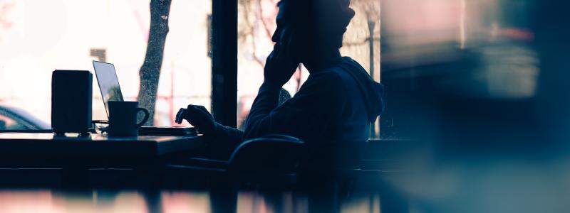 En ny rapport visar att cybersäkerhet och infrastrukturfel är de främsta omvärldshoten enligt nordiska företag. Foto: Hanna Wei/Unsplash