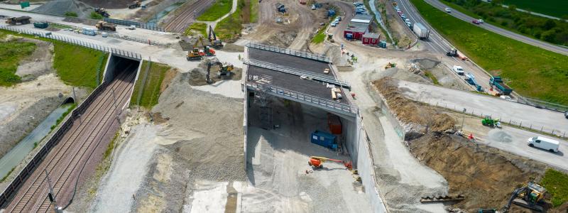 I maj 2021 lanserades den sista bron i ombyggnaden av trafikplats Alnarp. Foto: NCC-OHLA/Trafikverket