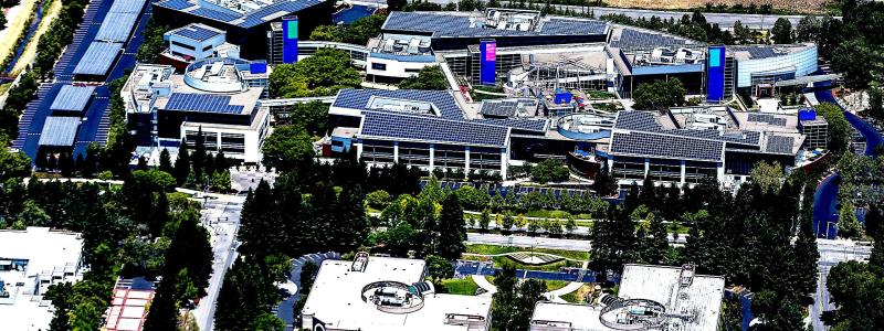 Flygvy över Googles huvudcampus, som i dag ägs av Meta, i Mountain View, Kalifornien. Foto: Wikipedia Commons. Kredit: Austin McKinley.