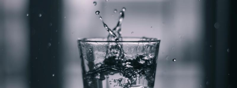 Den 1 januari 2026 införs nya gränsvärden för dricksvatten enligt LIVSFS 2022:12. Foto: andrew r /unsplash