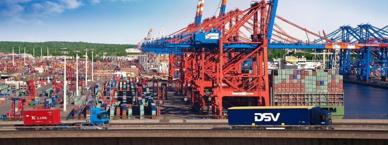 Kommissionen har särskilt granskat hur sammanslagningen kan påverka konkurrensläget på marknader för väg-, sjö- och flygtransporter samt kontraktslogistik inom det Europeiska ekonomiska samarbetsområdet. Foto: DSV