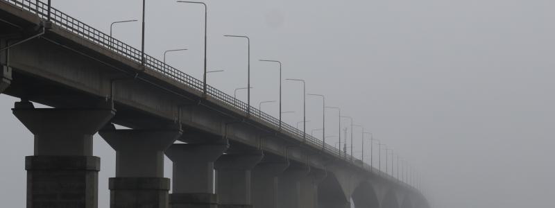 Ölandsbron sett från Kalmar till ön Öland, sedd från Svinö naturreservat. Foto: Fliesentisch Fotograf/Unsplash
