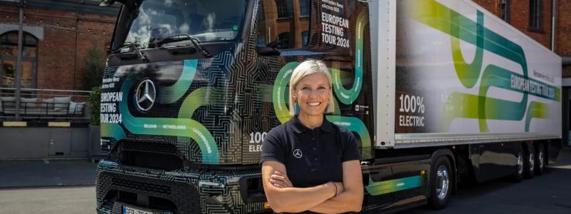 – Vi för samman två starka partners för att bygga ett ännu starkare företag och tillsammans lyckas med att ställa om transportsektorn i en mer hållbar riktning – sa Daimler Trucks koncernchef Karin Rådström. Foto: Daimler Trucks