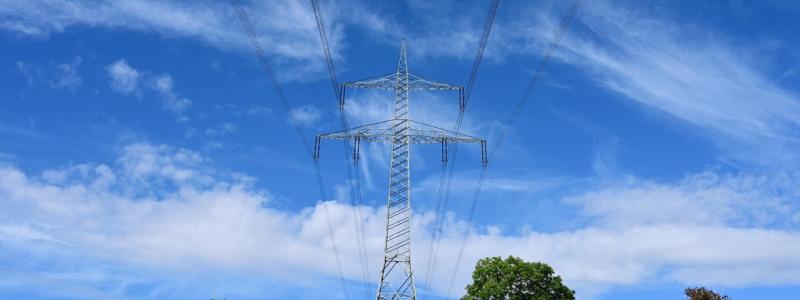 Tysklands energisystem står inför ett stort teknikskifte. För att möjliggöra landets energiomställning måste tusentals kilometer nya ledningar byggas, framför allt för att kunna transportera vindkraftsel från norra Tyskland till södra delar av landet. Foto: Tennet