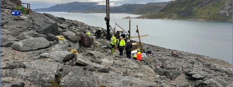 Borrning vid Tanbreez-projektet i Grönland där nya analyser visar höga halter av sällsynta jordartsmetaller. Foto: Critical Metals
