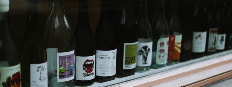 Studien undersöker ett 50-tal europeiska viner. Samtliga viner innehöll höga halter av PFAS-ämnet TFA och nivåerna har ökat explosionsartat de senaste tio åren. Foto: annie spratt/unsplash