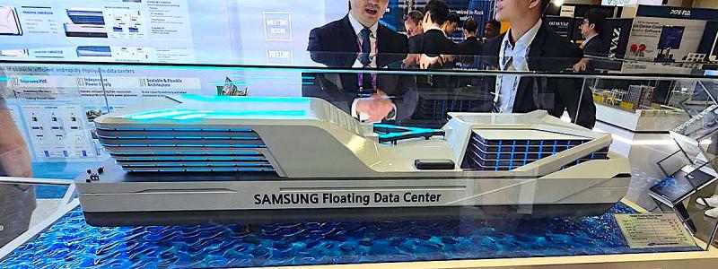 Flytande datacenter på mässan Posidonia 2026. Enligt parterna kan flytande datacenter bli ett alternativ till landbaserade anläggningar, där brist på mark, elkapacitet och kylning redan begränsar utbyggnaden på flera håll. Genom att placera anläggningar offshore kan projekten också avlasta elnäten på land. Foto: Samsung