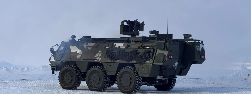 Trupptransportpansarterrängbil 300B med vapenstation 02 under Arctic Event i Rovaniemi i vintras. Foto: Anders Mattsson, FMV