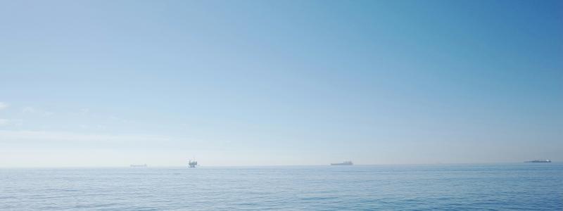 Skuggflottans trafik fortsätter trots risker. genrebild: Koen meyssen/Unsplash