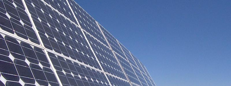 Solenergi från ovan. Den europeiska och tyska solenergi-industrin pressas av billig import från Kina – och flera tillverkare går mot konkurs. Foto: Wikipedia Common, kredit, Flickr, fotograf: Fernando Tomás