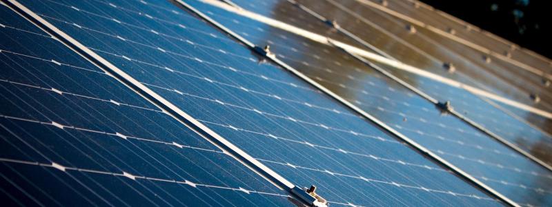 Solpaneler. Skatteincitament skapar osäkerhet för investerare. Foto: Creative Commons Lic/Pixabay/ kredit: StockSnap