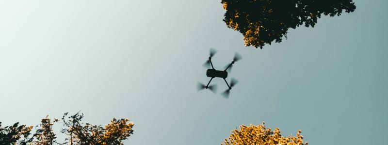 Användningen av drönare har ökat explosionsartat de senaste åren. Foto: kyle loftus/Unsplash