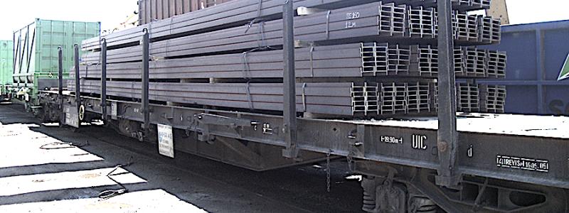 Ståltransport i Europa. Det internationella logistikföretaget Sifax Global Logistics stärker sin närvaro i Norden. Med ett globalt nätverk i ryggen erbjuder bolaget skräddarsydda fraktlösningar till konkurrenskraftiga priser. Foto: Sifax Global Logistics