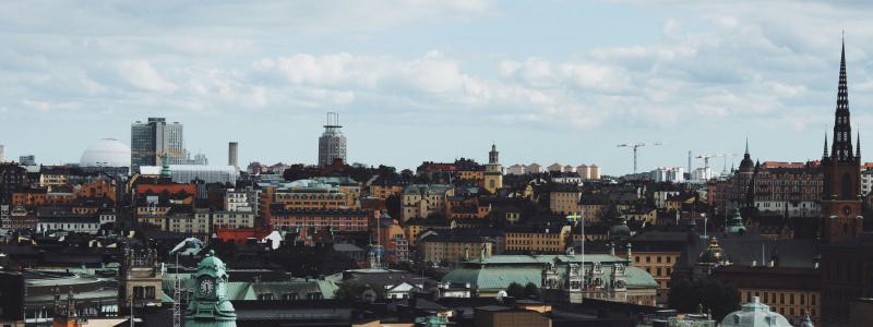 Ekonomiska aktiviteter i Sverige är i hög grad koncentrerade till storstadslänen, där Stockholms län ensamt bidrar med knappt 31 procent av BNP. Foto: Haut Risque/Unsplash