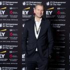 Peter Carlsson då han 2023 valdes till EY Entrepreneur Of The Year, en utmärkelse som delas ut av EY. Foto: EY