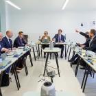 Meddelandet lämnades från en gymnasieskola i Narva, där Estlands regering sammanträdde nyligen. Foto: Estlands regering.