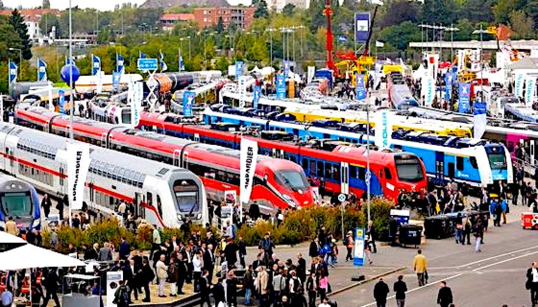 Hjärtat i InnoTrans är det imponerande spårområdet där över 110 fordon för både person- och godstransport ställs ut. På en sträcka av 3 500 meter spår visas allt från höghastighetståg och regionaltåg till spårvagnar och hybridlokomotiv. Här får besökare chansen att se tekniken på nära håll och uppleva framtidens transportmedel. Foto: Innotrans