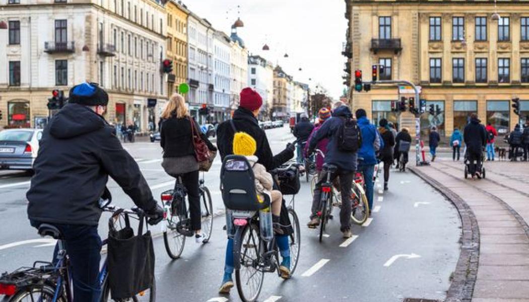 Ett av huvudmålen med 15-minutersstaden är att minska biltrafiken. I Köpenhamn har cyklismen ökat kraftigt senaste åren. TT Bild TT