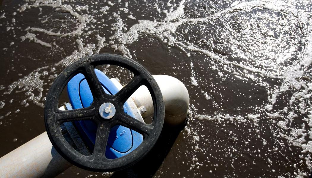 Drickbart efter rening? Det går att göra avloppsvatten så rent att det kan drickas. Men är allmänheten redo att göra det? Svaret är nej, enligt Linnéuniversitetets enkätundersökning.
FOTO SWRAB
