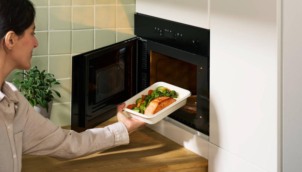 Muoto combines strength, rigidity and low weight, making it suitable for demanding food service and food packaging applications, according to Metsä Board. Photo: Metsä Board