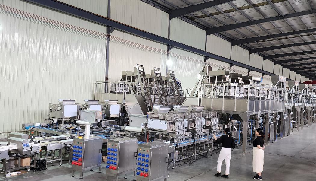 Integrated solutions combine weighing, filling and packaging while supporting production flexibility across ready meal, snack and wet pet food applications. Photo: Smart Weigh Packaging Machinery Co., Ltd. 