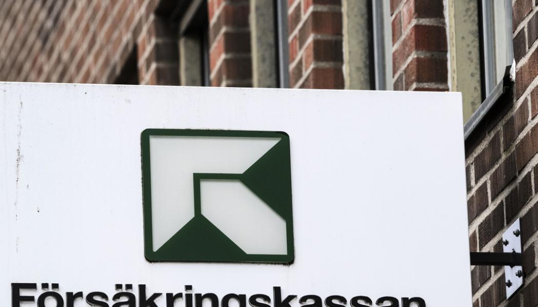 Johan Nilsson/TT: Försäkringsskyddet för den som smittas med covid-19 på jobbet ska stärkas, föreslår regeringen. Arkivbild.