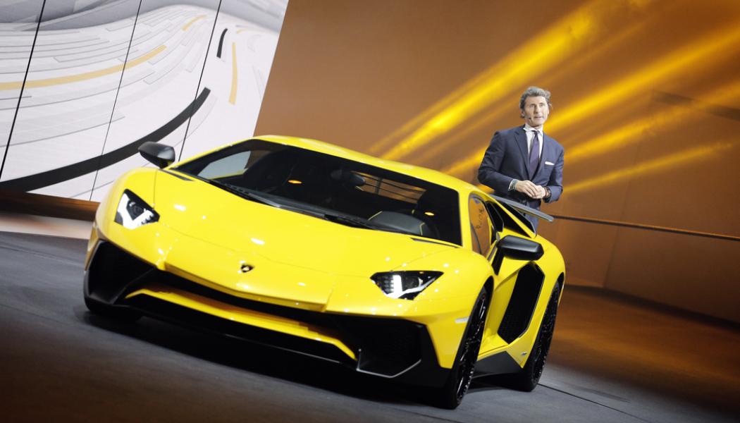 Laurent Cipriani AP/TT: Lamborghini, med vd Stephan Winkelmann, på väg att överge förbränningsmotorn. Arkivbild