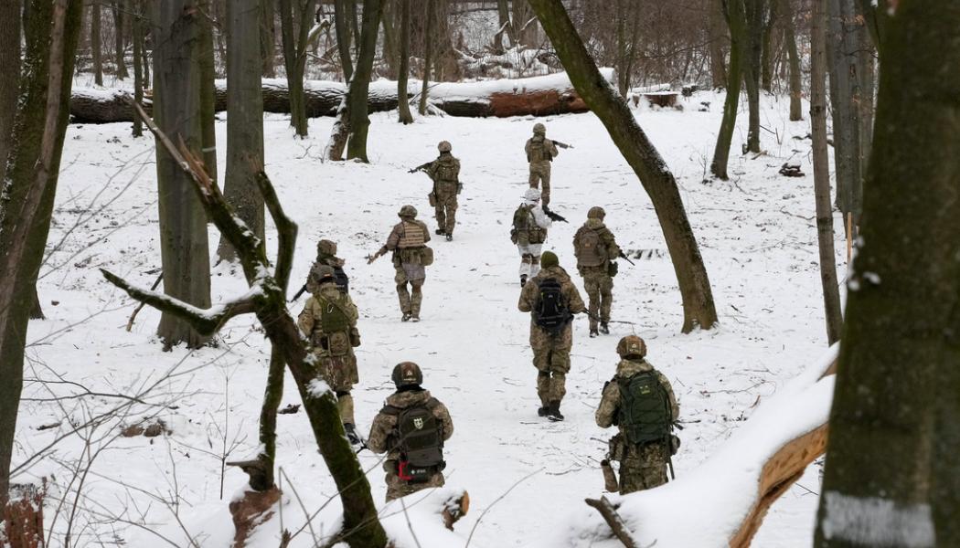 Efrem Lukatsky: Ukrainska soldater vid gränsen mot Ryssland. Arkivbild.