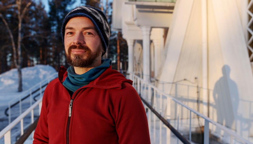 Paul Wennerholm/TT: Viktor Segerström, gruppledare för Vänsterpartiet i Jokkmokk och vice ordförande i kommunstyrelsen, står mittemellan gruvförespråkarna och gruvmotståndarna. Han är bedrövad över det tråkiga tonläge som har uppstått i gruvdebatten.