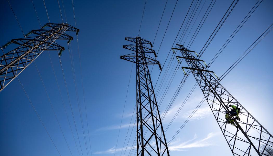 Johan Nilsson/TT: Här, eller på andra ställen? Elen måste fram snabbt för den gröna omställningen, och elnäten blir en flaskhals. Arkivbild.