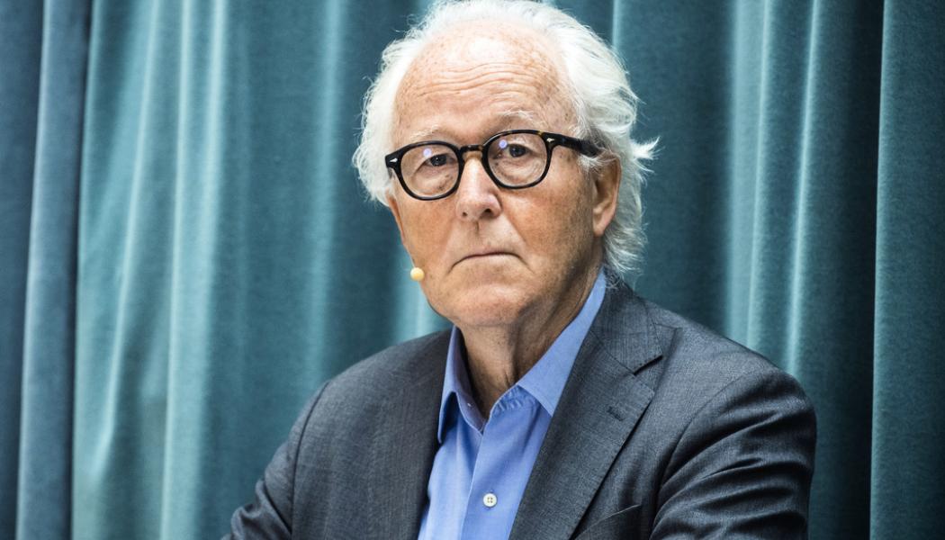 Claudio Bresciani / TT: Lars Heikensten, ordförande i Finanspolitiska rådet, presenterar den årliga granskningen av regeringens finanspolitik. Arkivbild