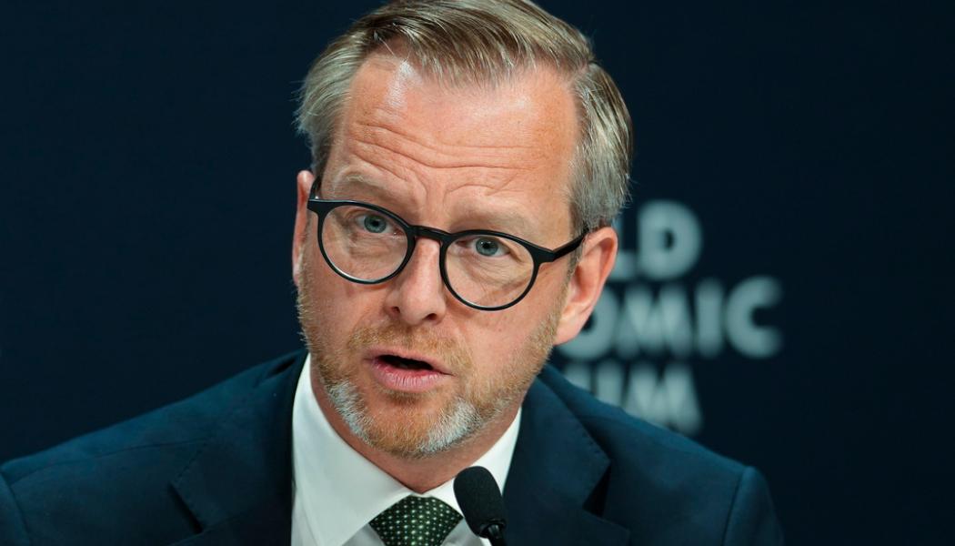 Markus Schreiber/AP/TT: Finansminister Mikael Damberg på plats i Davos.