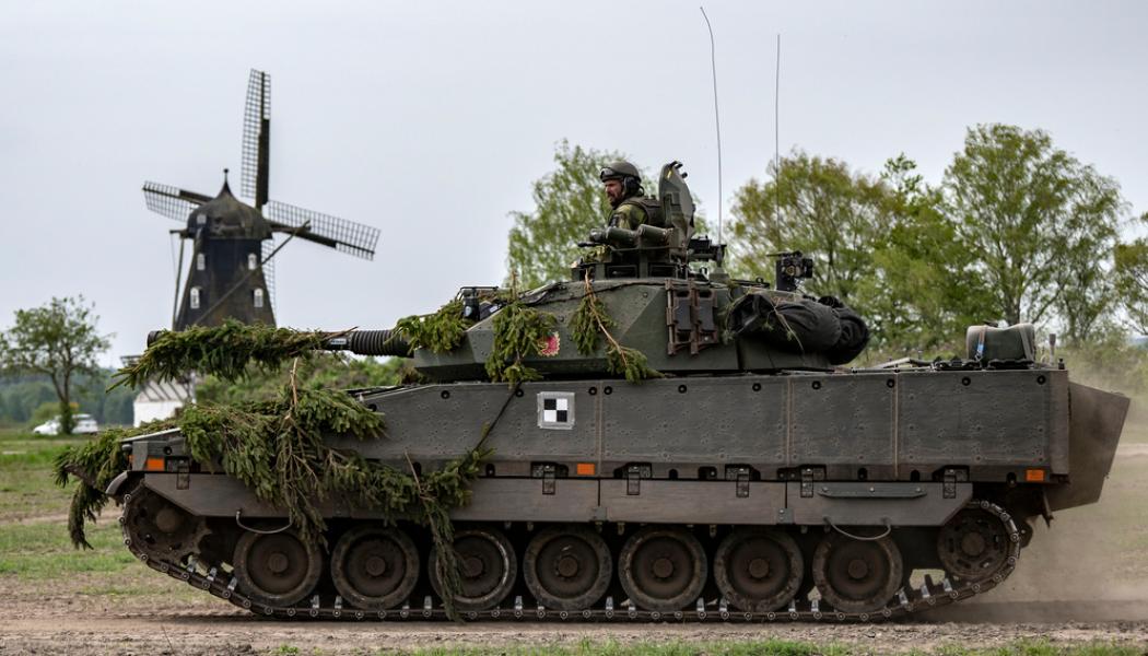 Johan Nilsson/TT: Förutom i Sverige används Stridsfordon 90 i Norge, Finland, Schweiz, Nederländerna, Danmark och Estland. På bilden syns det under Försvarsmaktens övning Våreld 22 tidigare i maj.