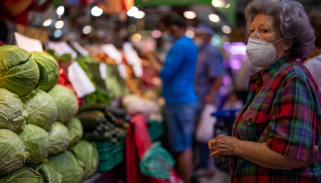 Manu Fernandez AP/TT: Konsumentpriserna lyfter i rekordtakt i eurozonen. Arkivbild