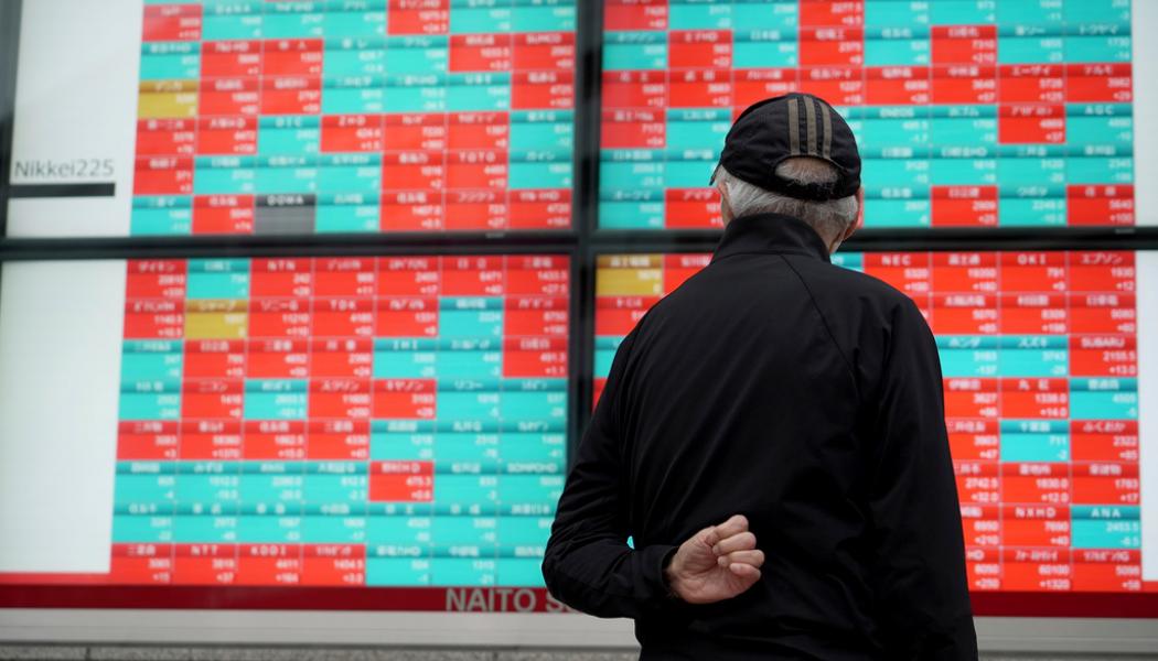 Eugene Hoshiko/AP/TT: Tokyobörsens Nikkei 225-index har stigit över en procent i fredagshandeln. Arkivbild.